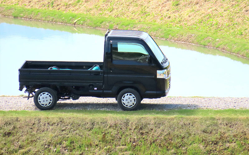 What’s popular colors for Japanese kei truck brush coating by water paint?